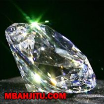 Manfaat Dan Khasiat Batu Berlian