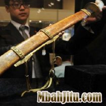 Pedang Qianlong Yang Bersejarah